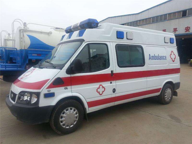 救護(hù)車和醫(yī)療車有什么區(qū)別？救護(hù)車廠家專業(yè)為你解答。01